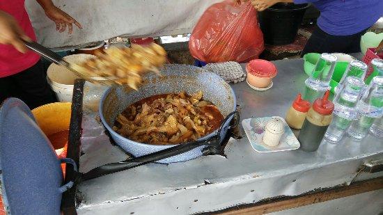 Lontong Kikil Pak Madekan